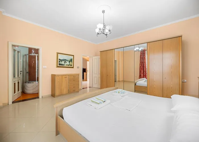 게스트하우스 Rroshaj *